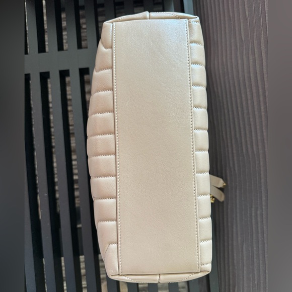 SAINT LAURENT 
Calfskin Quilted Monogram Medium Loulou Chain Satchel - Picture 7 of 10